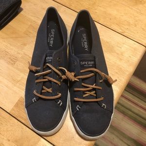 Women’s Sperry sneaker
